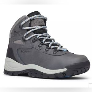 NWOT Columbia Newton Ridge Hiking Boots Size 8